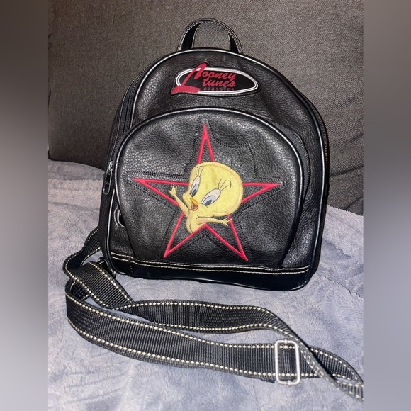Small looney Tunes Tweety bird leather back pack - Picture 2 of 10